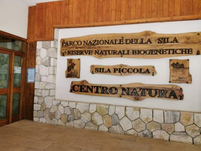 Taverna. Al via la Prima Edizione del Premio Internazionale “Riflessi e trasparenze” nell'incantevole location di Villaggio Mancuso images Taverna. Al via la Prima Edizione del Premio Internazionale “Riflessi e trasparenze” nell'incantevole location di Villaggio Mancuso