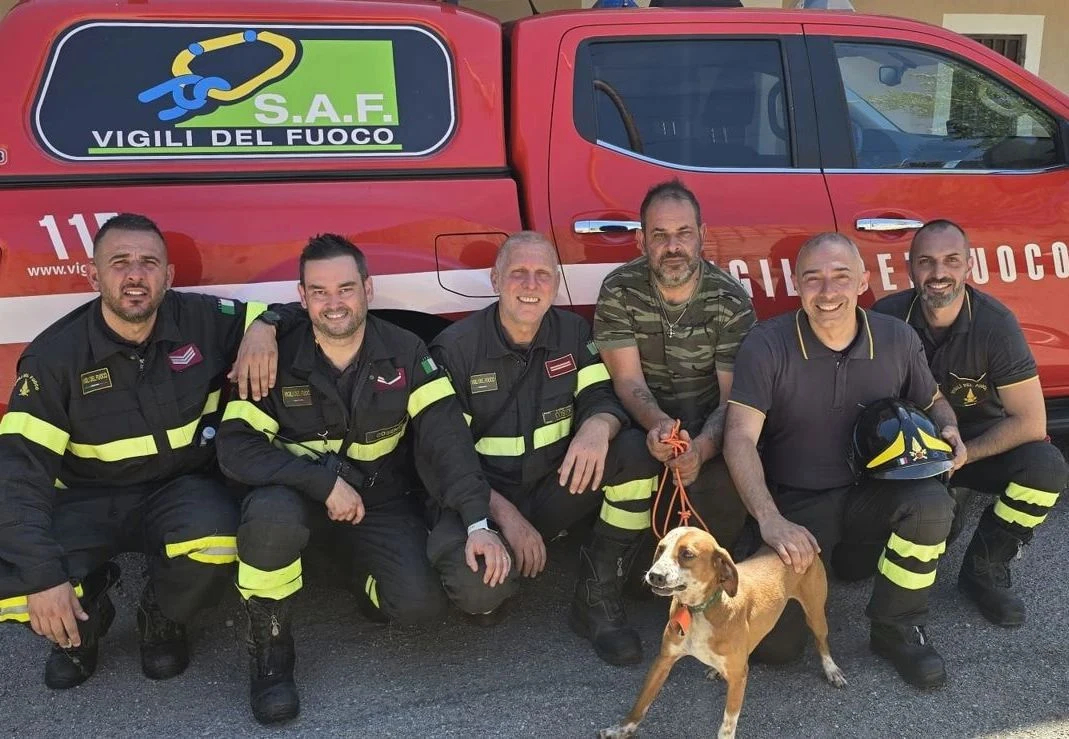 Cosenza, finisce in un dirupo tentando di salvare il suo cane: salvati dai Vigili del fuoco