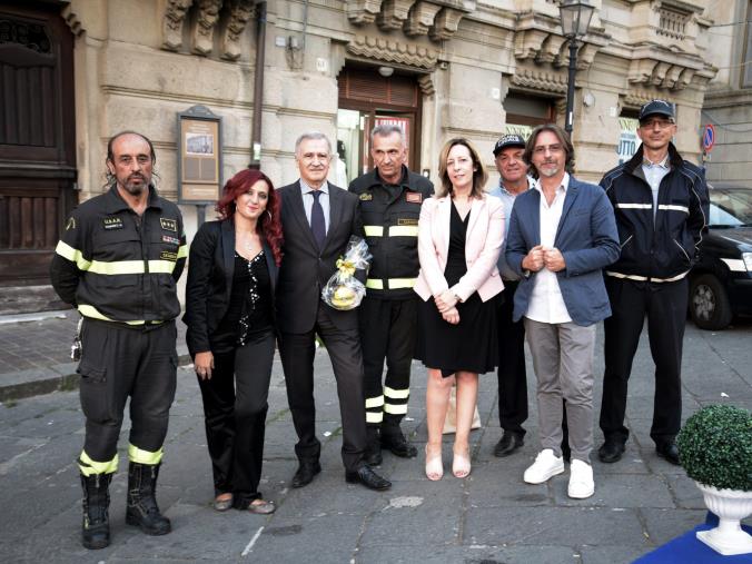 Catanzaro Village e il flashmob a sorpresa per il Questore Finocchiaro in Piazza Prefettura  images Catanzaro Village e il flashmob a sorpresa per il Questore Finocchiaro in Piazza Prefettura