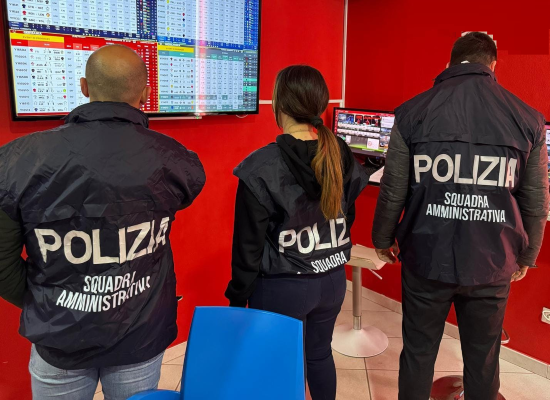 Gioco illegale a Catanzaro, controlli  sui centri scommesse: una denuncia a Lido