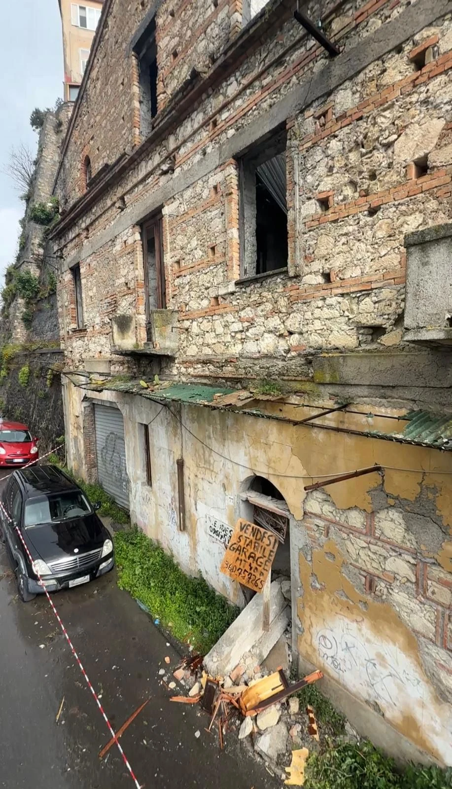 Catanzaro, edificio pericante a Via Carlo V: avviate procedure urgenti di messa in sicurezza