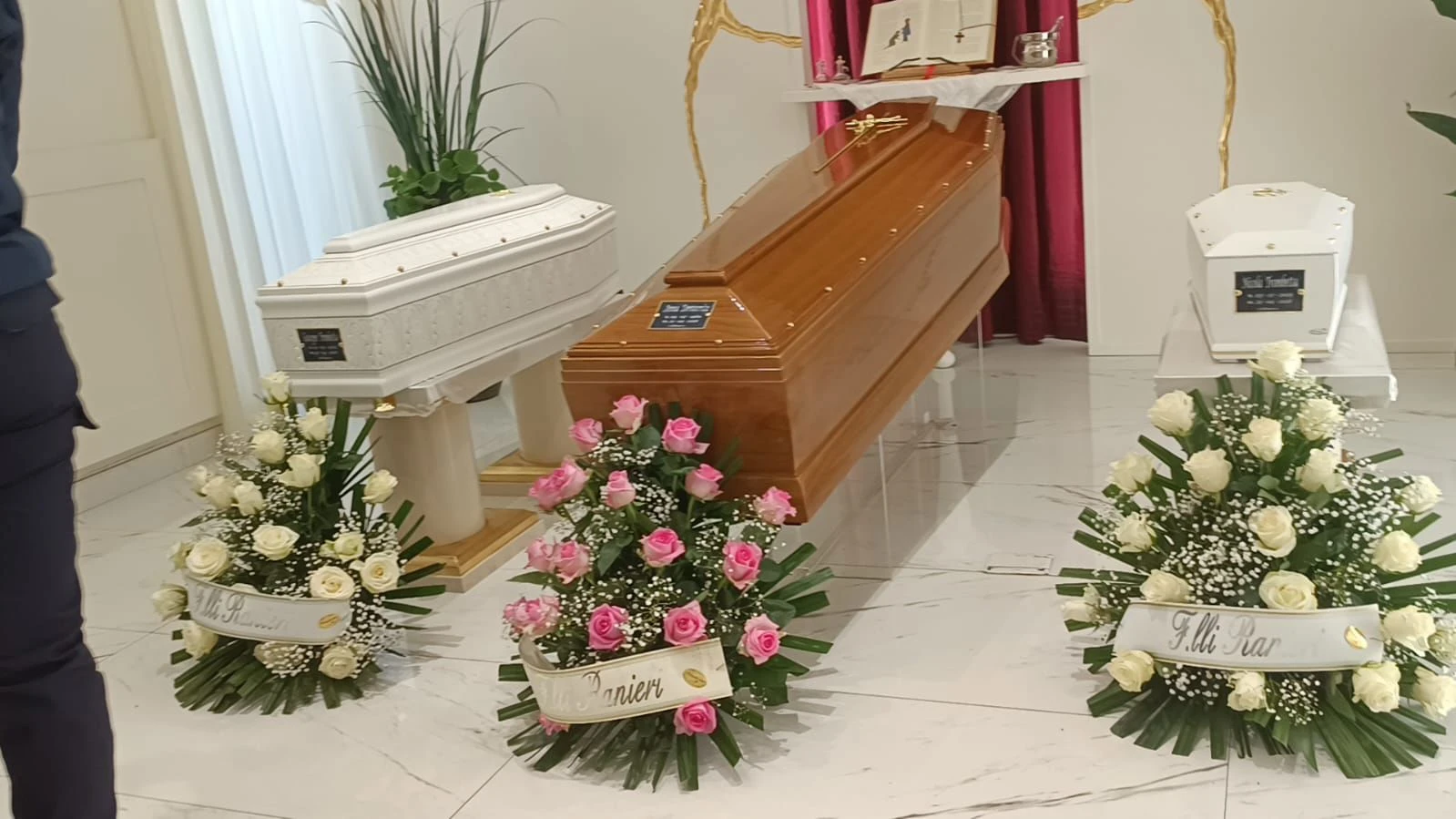 Tragedia di Catanzaro, aperta la camera ardente 