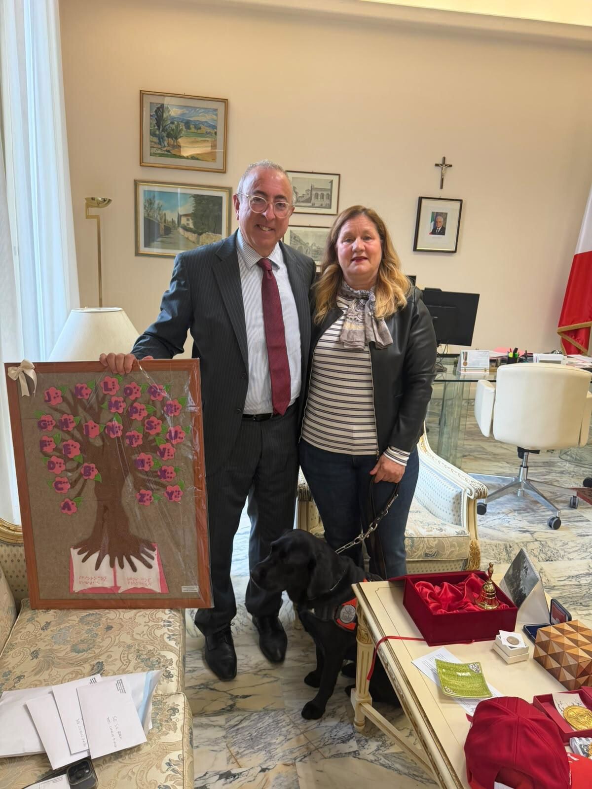 images Delegazione dell’Unione Italiana dei Ciechi e degli Ipovedenti di  Catanzaro ricevuta dal prefetto