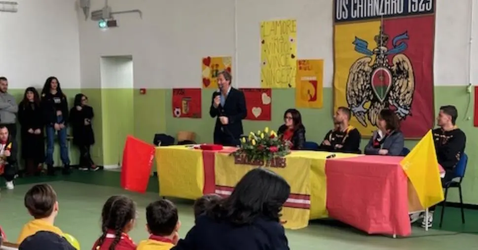 Il progetto "Aquile in classe" dell'Us Catanzaro fa tappa a Gimigliano images Il progetto "Aquile in classe" dell'Us Catanzaro fa tappa a Gimigliano