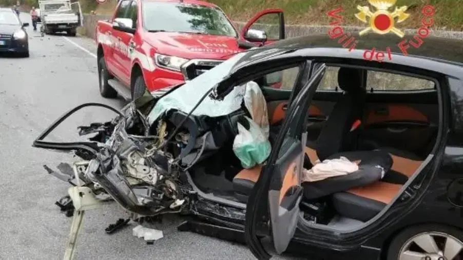 Scontro auto-furgone nel Cosentino: un ferito grave  images Scontro auto-furgone nel Cosentino: un ferito grave
