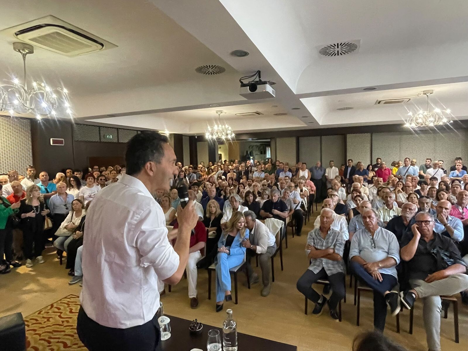 Catanzaro, inizia la campagna elettorale: Francesco Pitaro lancia la 'svolta' e sfida centrodestra e Fiorita (FOTO E VIDEO) images Catanzaro, inizia la campagna elettorale: Francesco Pitaro lancia la 'svolta' e sfida centrodestra e Fiorita (FOTO E VIDEO)