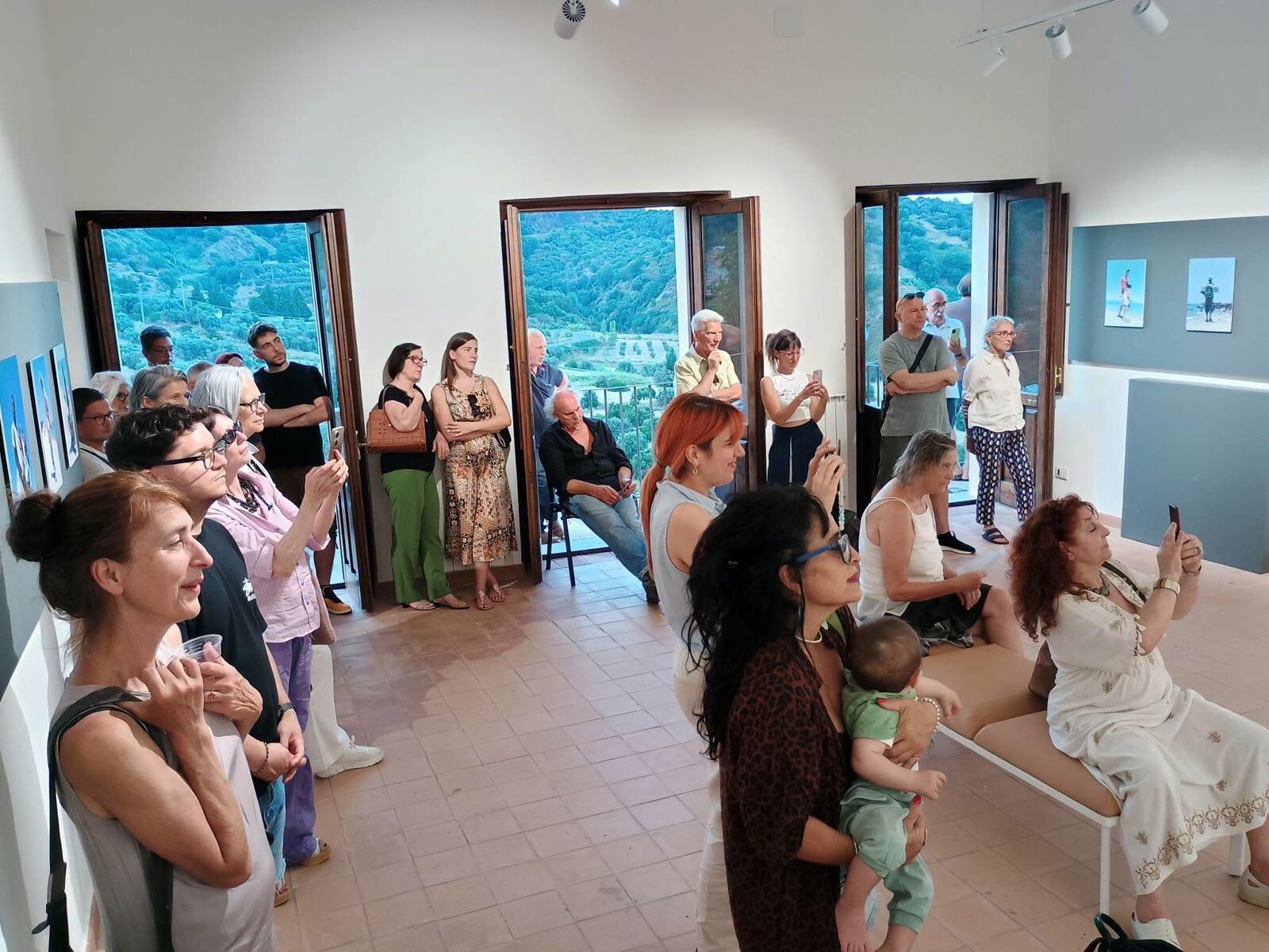 images Badolato, ultimi giorni per la mostra fotografica sui "vù cumprà"