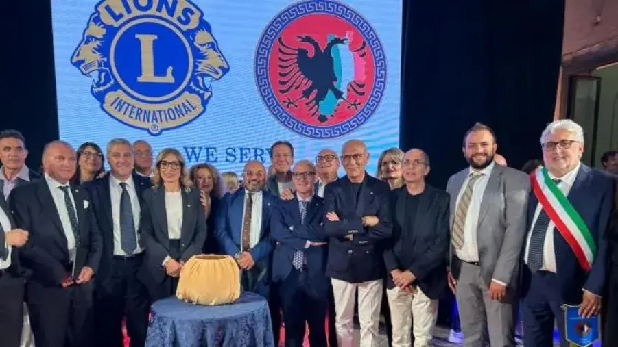A Corigliano Rossano gioielli, tradizione e solidarietà con il premio Arbëria images A Corigliano Rossano gioielli, tradizione e solidarietà con il premio Arbëria