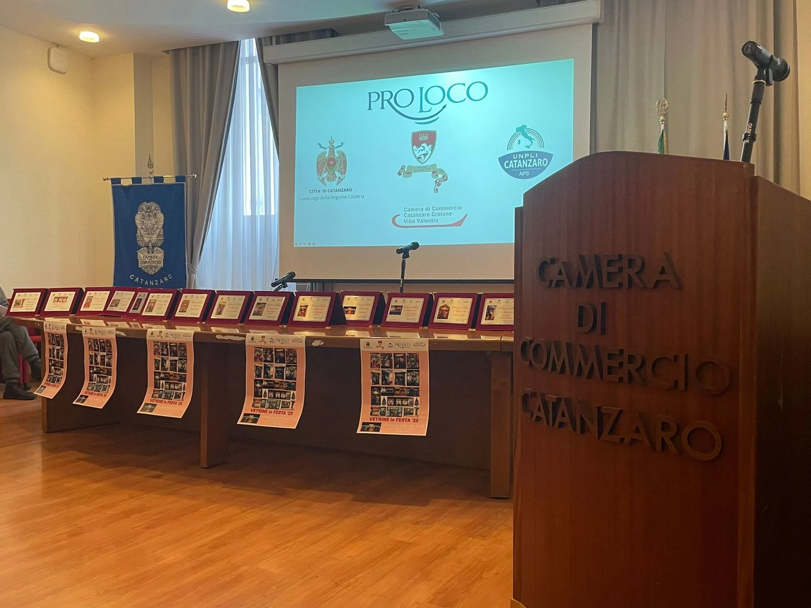 “Vetrine in festa”  a Catanzaro, ecco le 16 attività premiate dalla Camera di Commercio  