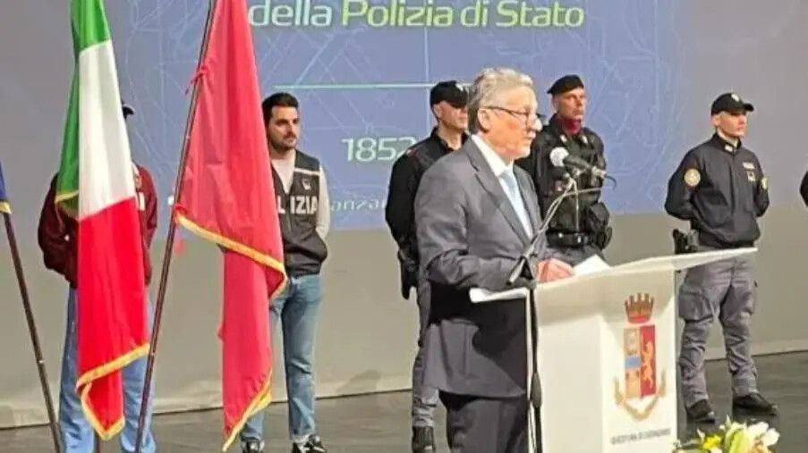 images Festa della polizia a Catanzaro, il questore: "Nel 2023 meno rapine e più sequestri di droga"