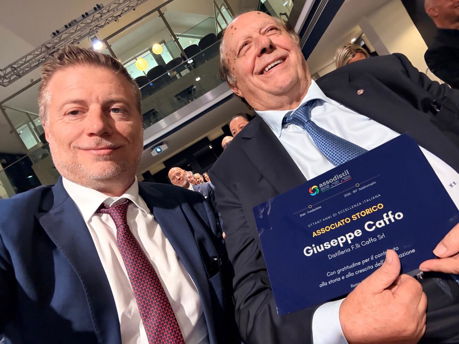 images A Pippo Caffo il riconoscimento Assodistil per decenni di impegno al fianco dell'associazione e del settore