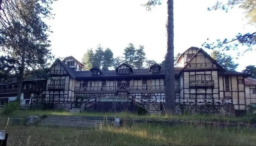 images 'Albergo delle Fate' in Sila, parte la raccolta firme on-line per la salvaguardia della struttura