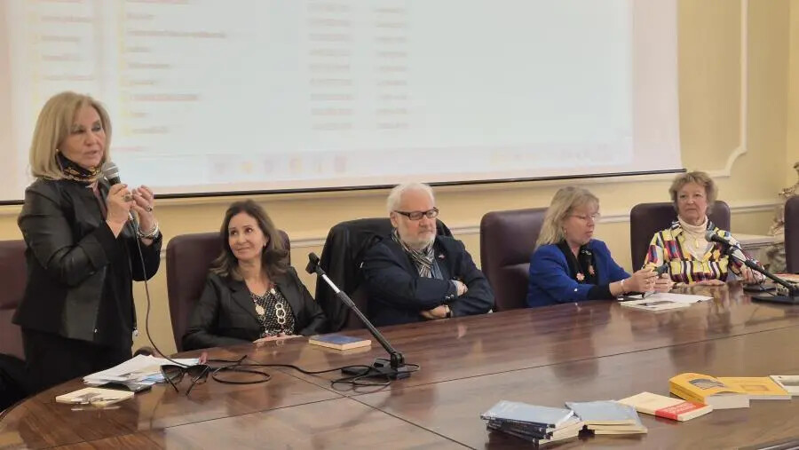 Catanzaro, viaggio tra lettura e musica di Francia images Catanzaro, viaggio tra lettura e musica di Francia