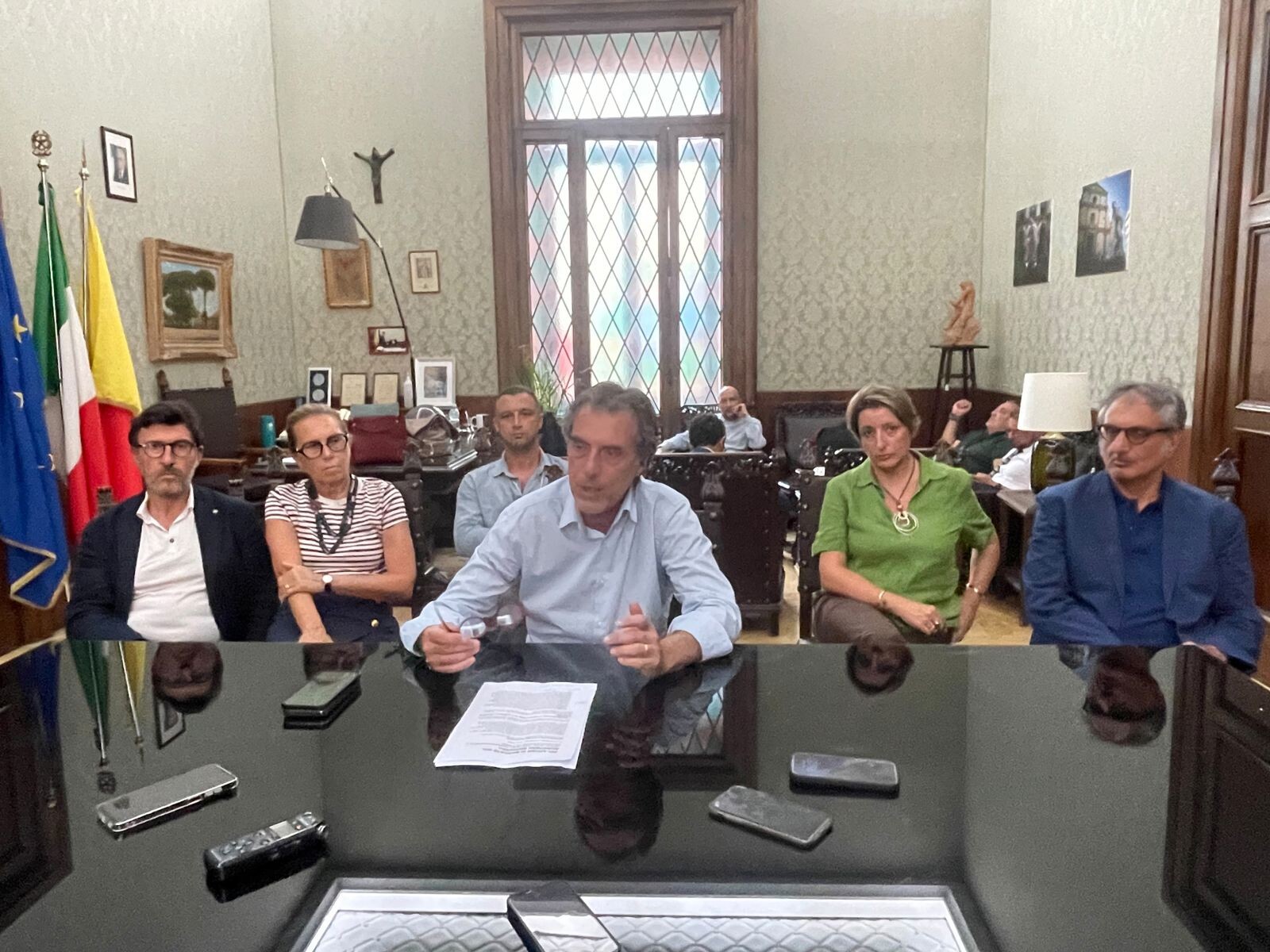 No Consiglio ma sì al bilancio su Lido, Fiorita sfida l'opposizione: "Fatte tantissime, mai realizzate dalle precedenti Amministrazioni" images No Consiglio ma sì al bilancio su Lido, Fiorita sfida l'opposizione: "Fatte tantissime, mai realizzate dalle precedenti Amministrazioni"