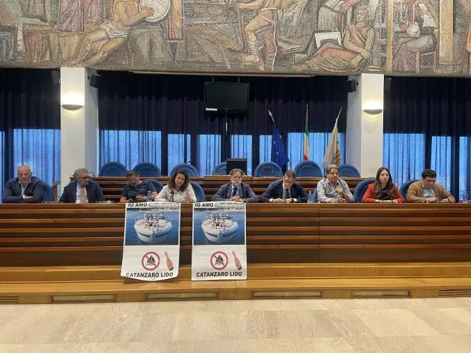 images "Il sindaco un podestà, il gruppo misto è con la maggioranza Fiorita", le accuse delle opposizioni