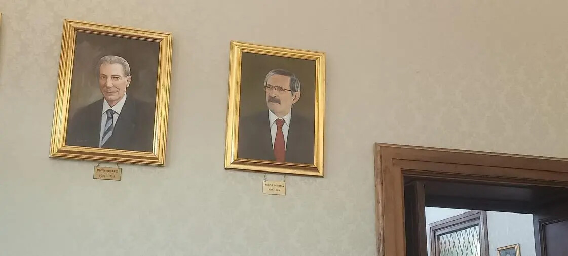 images Il ritratto di Michele Traversa nella galleria dei sindaci, il figlio Cesare: “L'erede politica è Wanda”
