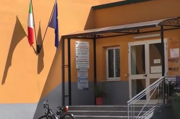 Continui furti all’IC “Gatti-Manzoni-Augruso” di Lamezia: chiesta al Comune maggiore protezione