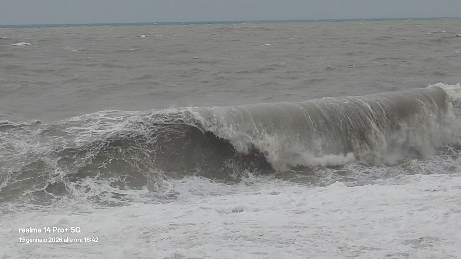 images Emergenza maltempo a Catanzaro, chiuso il lungomare: tutte le deviazioni del traffico (VIDEO)