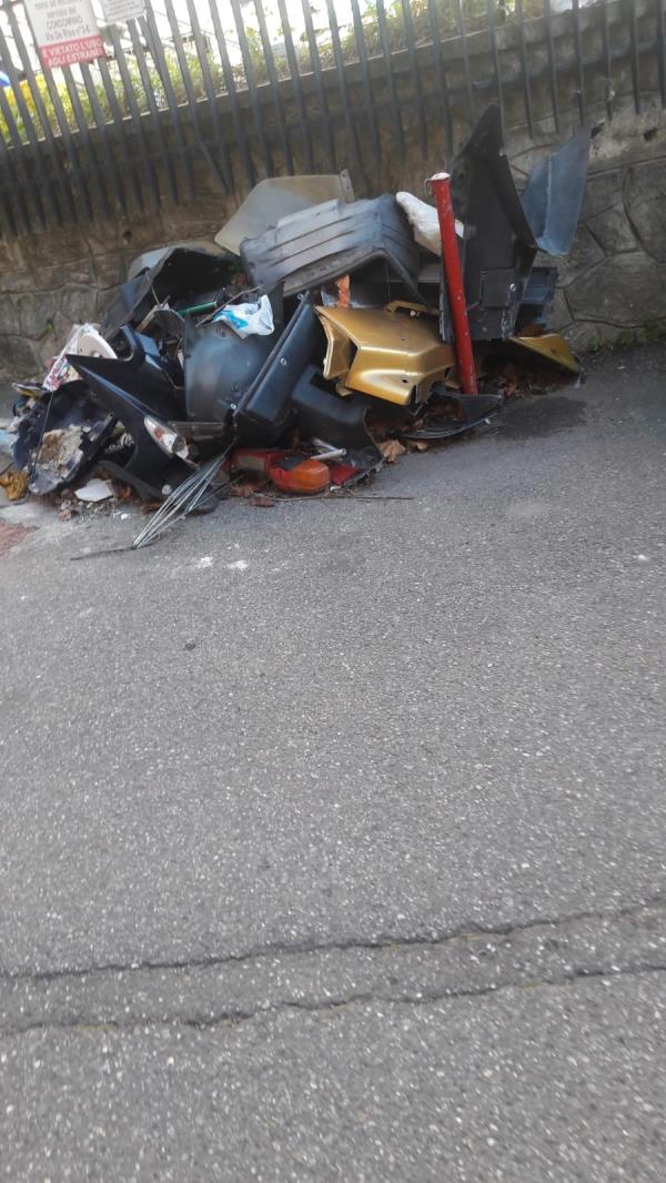 Catanzaro, Veraldi: “A via De Riso un’eterna discarica. Altro che raccolta differenziata” images Catanzaro, Veraldi: “A via De Riso un’eterna discarica. Altro che raccolta differenziata”