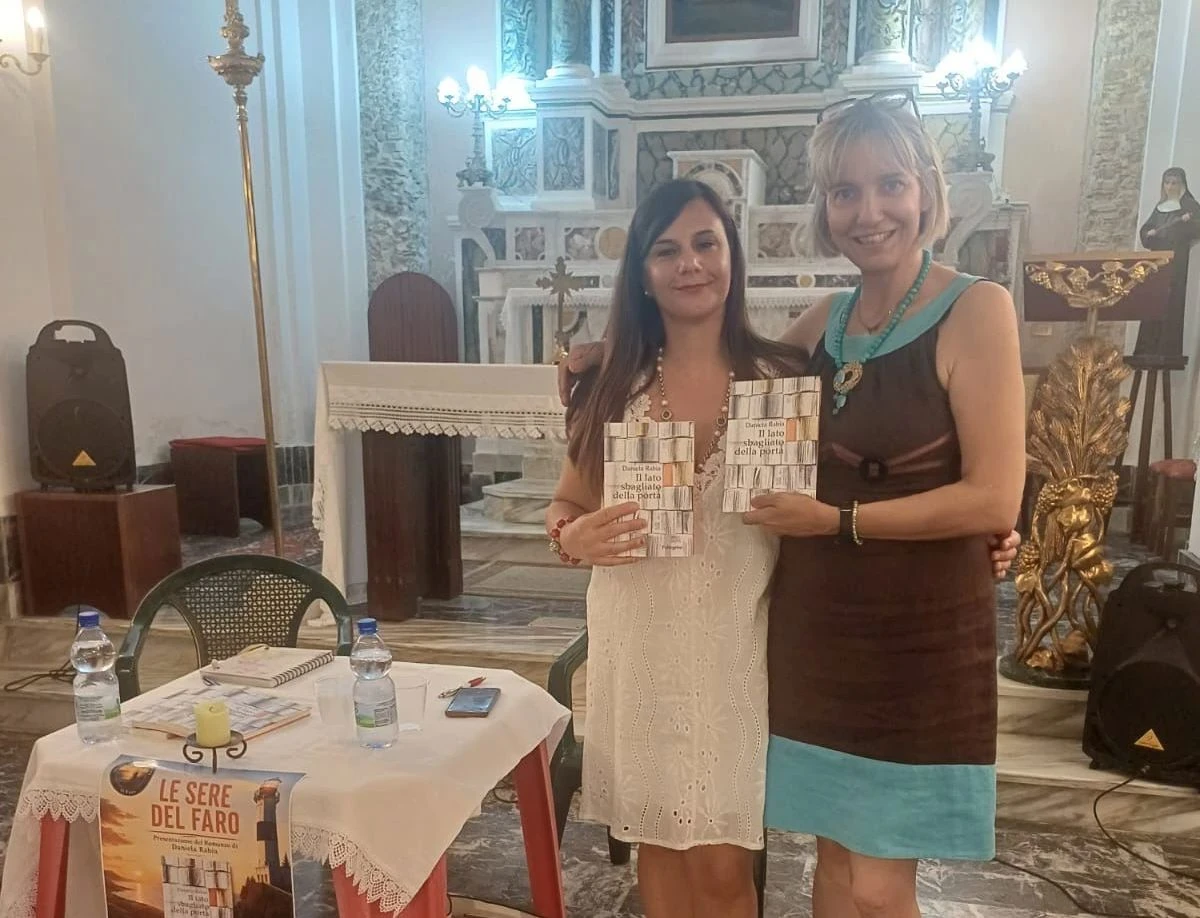 Gizzeria, successo per l’incontro con la scrittrice Daniela Rabia a “Le sere del faro”