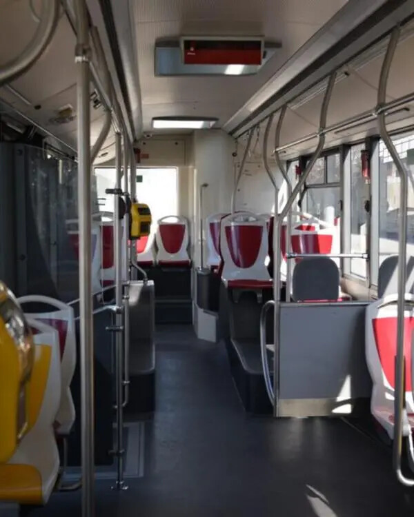 Catanzaro, Amc sul caso degli studenti fatti scendere dal bus: "Nessun guasto alla macchinetta" images Catanzaro, Amc sul caso degli studenti fatti scendere dal bus: "Nessun guasto alla macchinetta"