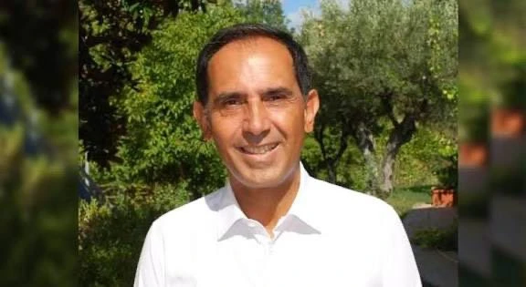 Castrolibero comune virtuoso, Greco: "Nè in dissesto nè in predissesto"