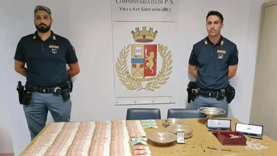 images In auto con oro e argenteria: fermati a Villa San Giovanni un napoletano e una donna cilena