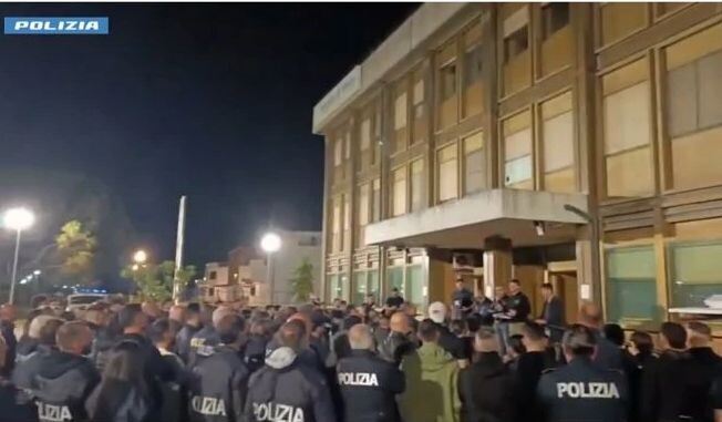 images Maxi blitz antidroga a Reggio, 32 arresti: tutti i dettagli dell'operazione