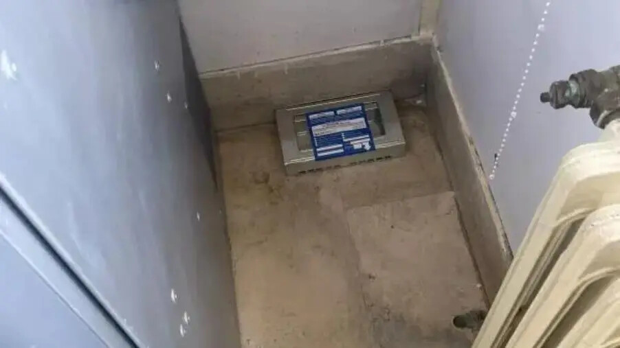 images Costanzo: "Ratti negli uffici amministrativi Aterp". La replica: "Procedura di sanificazione in corso"