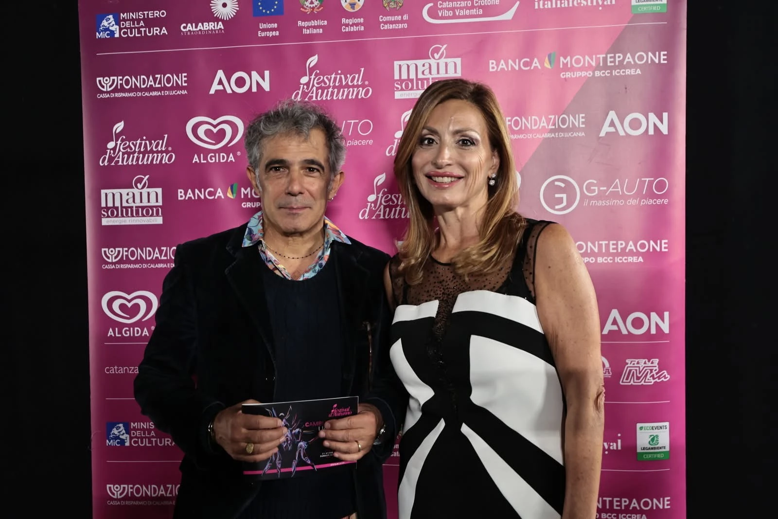 Catanzaro, al Festival d’Autunno Paolo Fresu omaggia David Bowie: “Il vero eroe è chi vive con rispetto e normalità”
