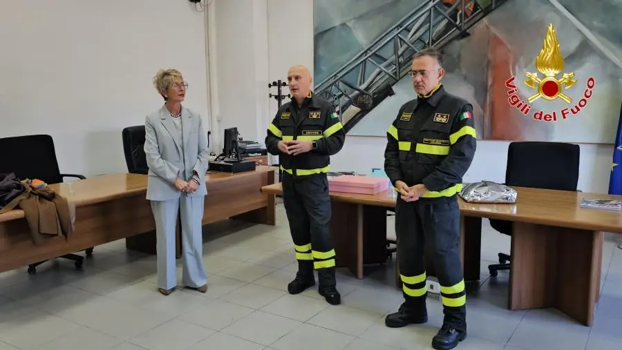 images Crotone, visita del prefetto al Comando dei vigili del fuoco 
