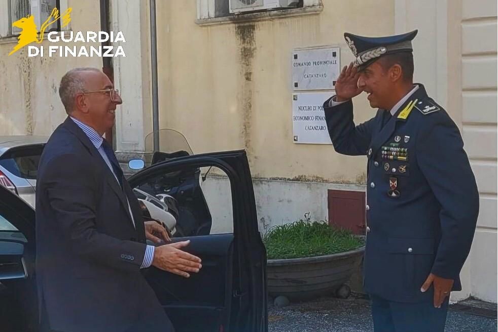 Prima visita istituzionale del prefetto Di Nuzzo alla Guardia di Finanza di Catanzaro images Prima visita istituzionale del prefetto Di Nuzzo alla Guardia di Finanza di Catanzaro