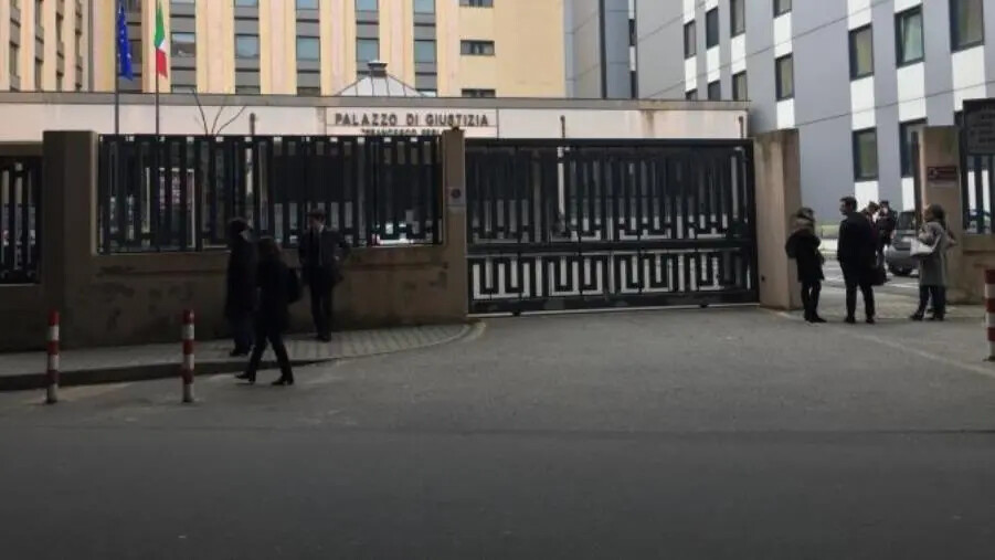 Abusi su minore nel catanzarese: condannato un imputato a 4 anni e 4 mesi di reclusione
images Abusi su minore nel catanzarese: condannato un imputato a 4 anni e 4 mesi di reclusione