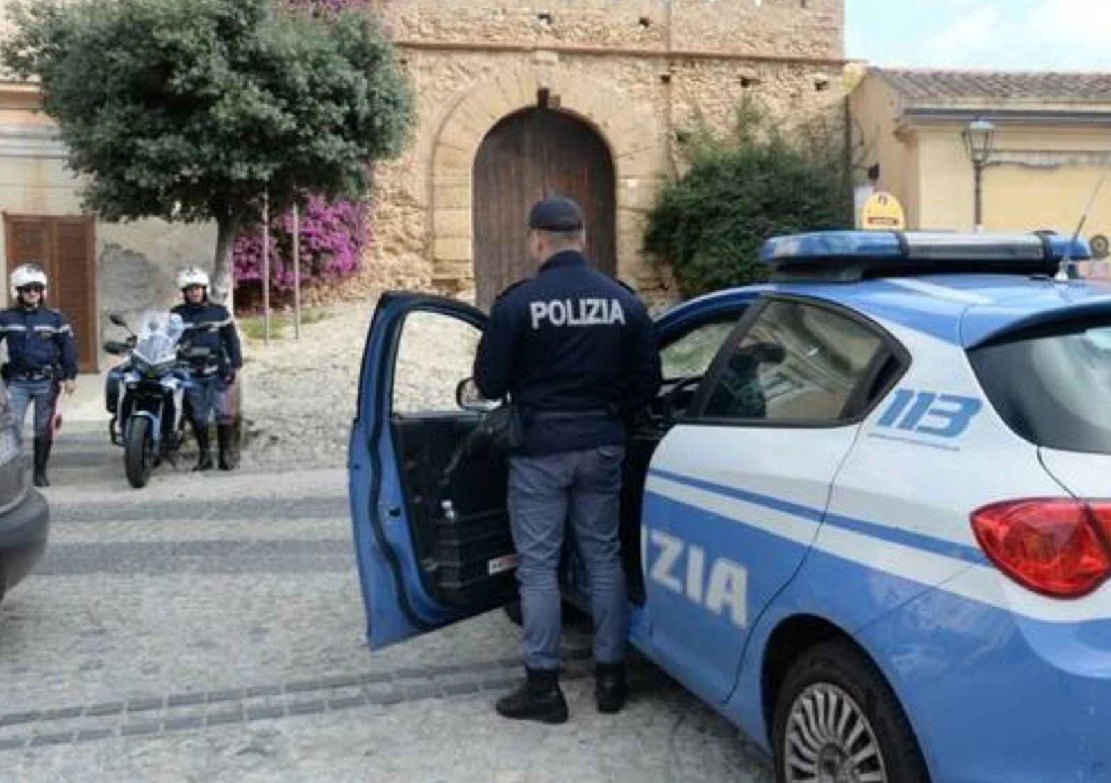 Ricercato da Varese e Pavia, arrestato dalla Squadra Mobile a Crotone