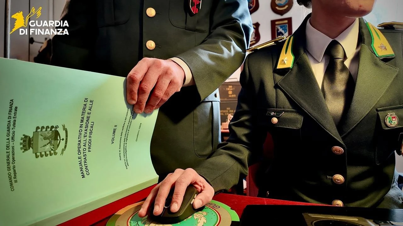 Cosenza, associazione per evadere il fisco per oltre 34 milioni: coinvolti un professionista e 2  imprenditori 