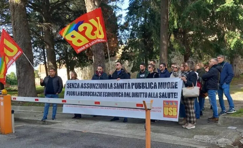 Usb in protesta all'Asp, Sacco: "Aumento del personale e riconoscimenti di alcuni istituti contrattuali" images Usb in protesta all'Asp, Sacco: "Aumento del personale e riconoscimenti di alcuni istituti contrattuali"