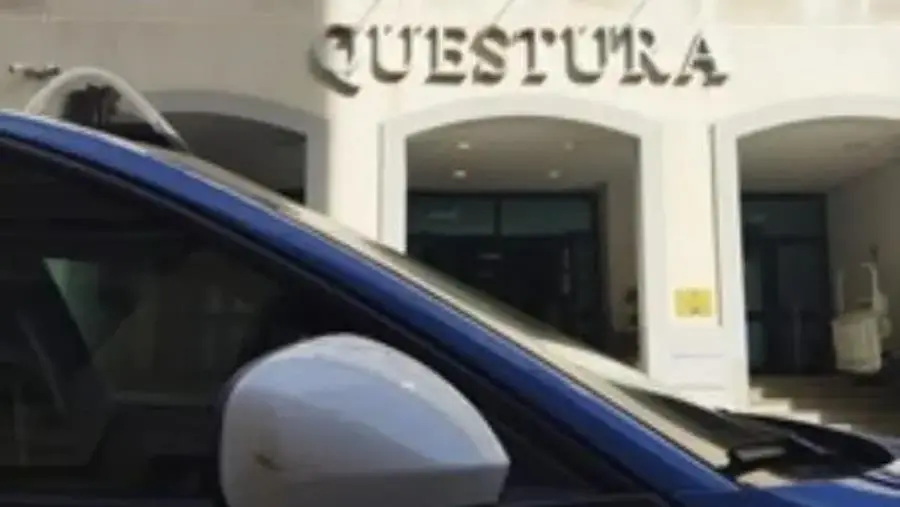 Crotone, in manette un pusher in centro città e un uomo condannato in via definitiva per violenza sessuale su minore
