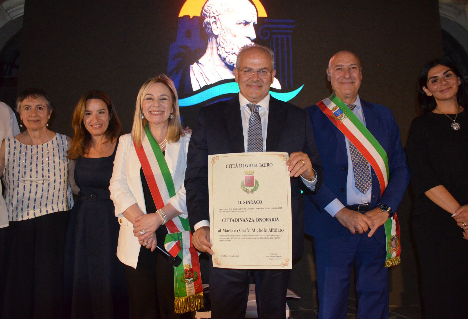 images Gioia Tauro conferisce la Cittadinanza Onoraria al Maestro orafo Michele Affidato