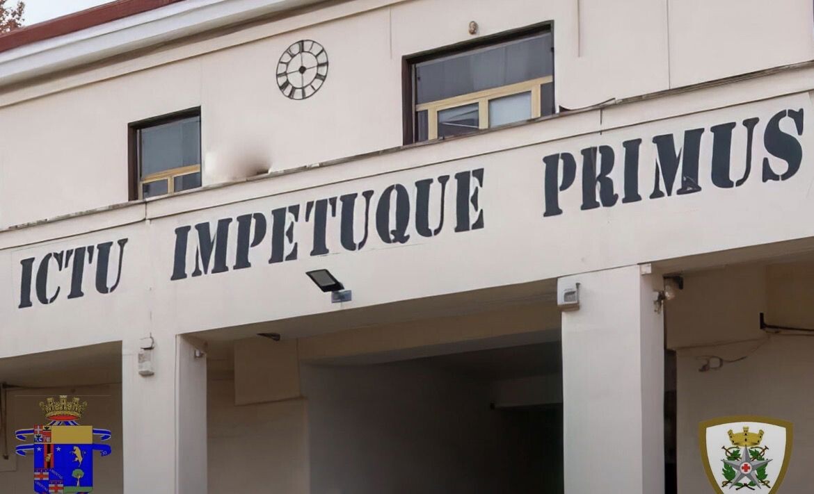 images Cosenza, il comandante del XV Centro di Mobilitazione del Corpo Militare Volontario della Cri ricevuto dai Bersaglieri