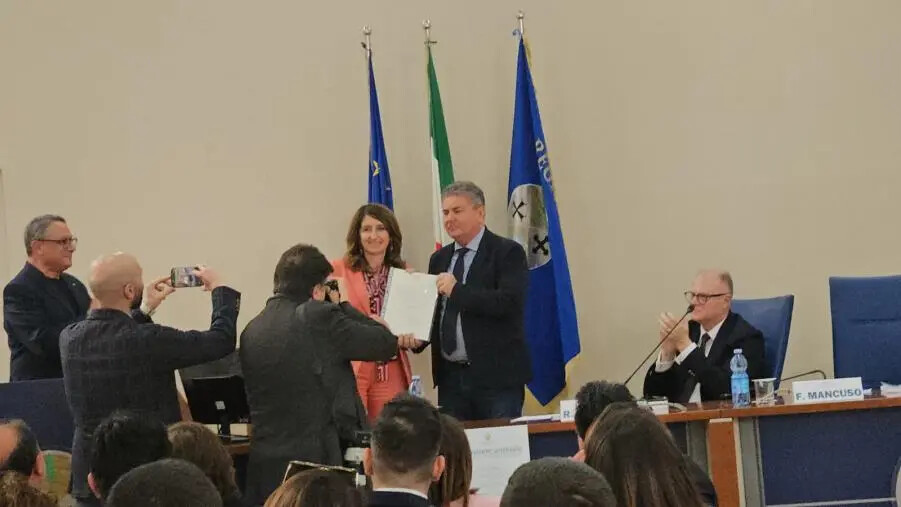 Catanzaro, encomio al Comprensivo 'Casalinuovo' per l'impegno educativo nella cura dei bimbi images Catanzaro, encomio al Comprensivo 'Casalinuovo' per l'impegno educativo nella cura dei bimbi