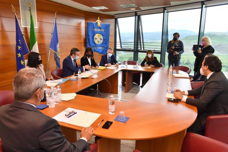 images Prima riunione della Giunta Occhiuto