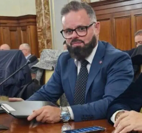 images Riccio (UNARMA) saluta il comandante provinciale dei Carabinieri di Vibo 