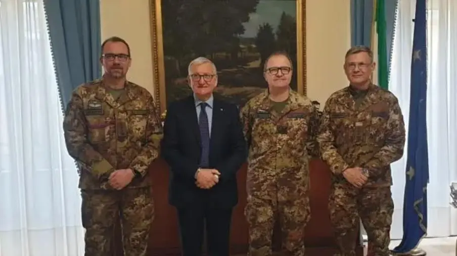 images Il Comandante del COMFOP Sud in visita al Comando Militare Esercito “Calabria”