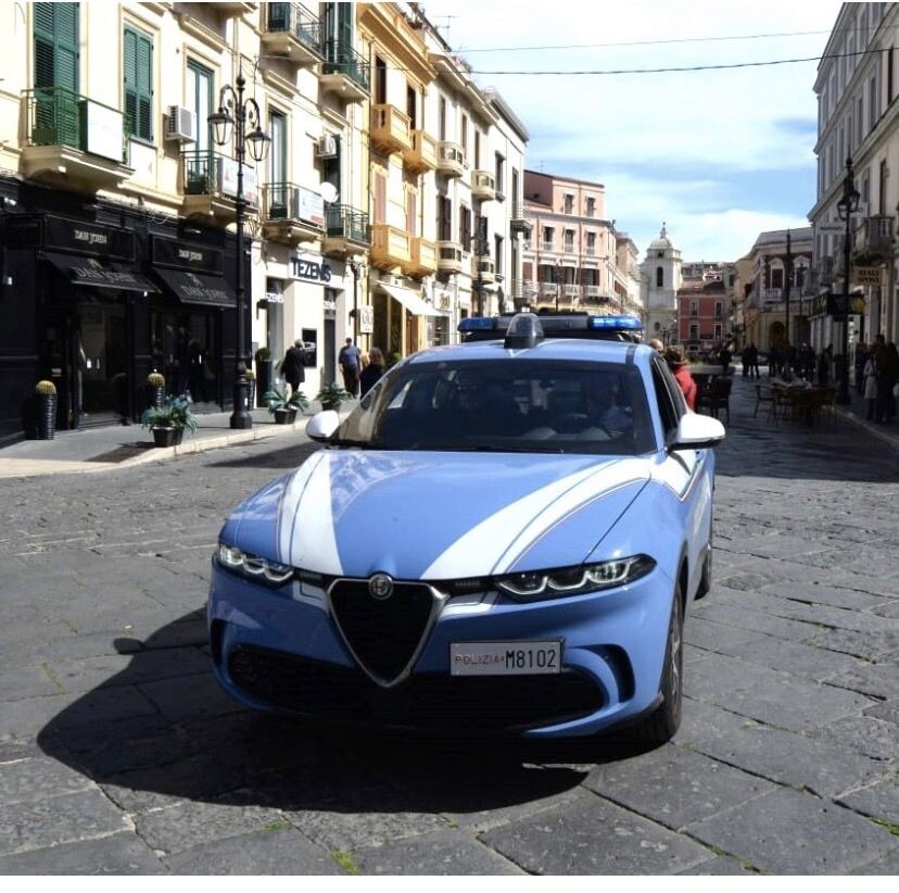 images Crotone, detenzione e spaccio di droga: giovane arrestato