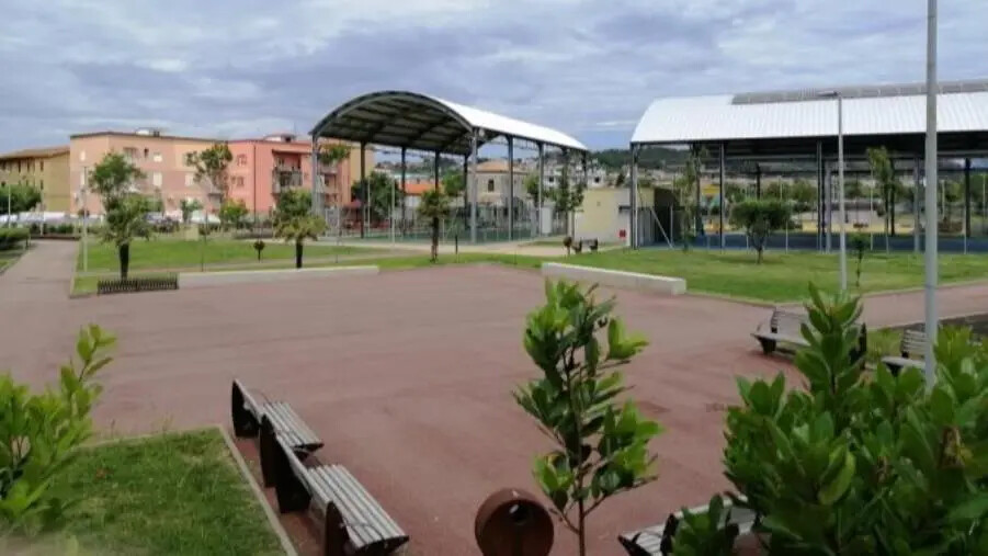 images Catanzaro,  donna scippata al Parco Gaslini: scoppia la rissa e intervengono i carabinieri