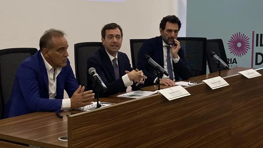 Interventi di efficientemente energetico per l’illuminazione pubblica: presentato il bando regionale images Interventi di efficientemente energetico per l’illuminazione pubblica: presentato il bando regionale