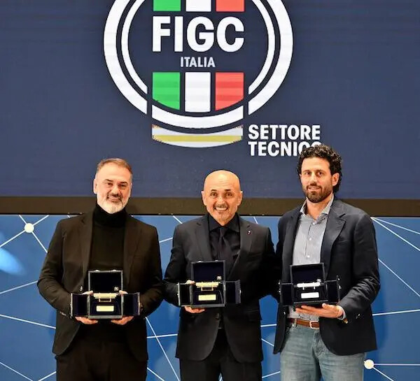 images Vincenzo Vivarini vince la panchina d'oro di Serie C: "Un enorme grazie va ai miei colleghi e a Catanzaro"