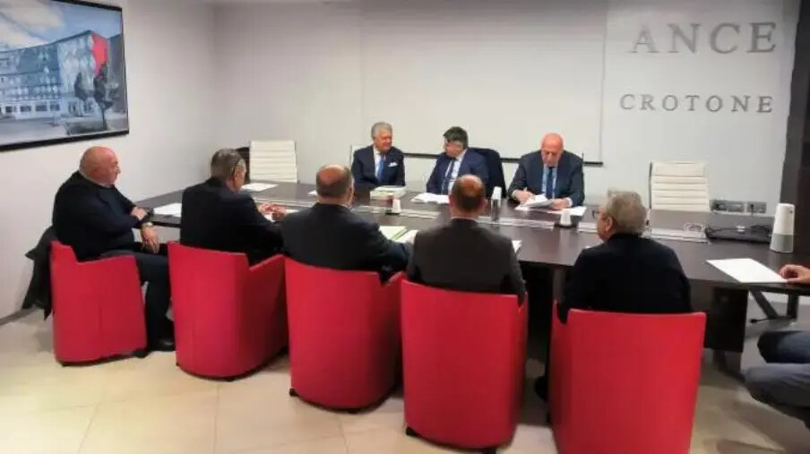 images A Crotone la firma del Manifesto della Fede, dell'Ambiente e del Lavoro onesto per tutti
