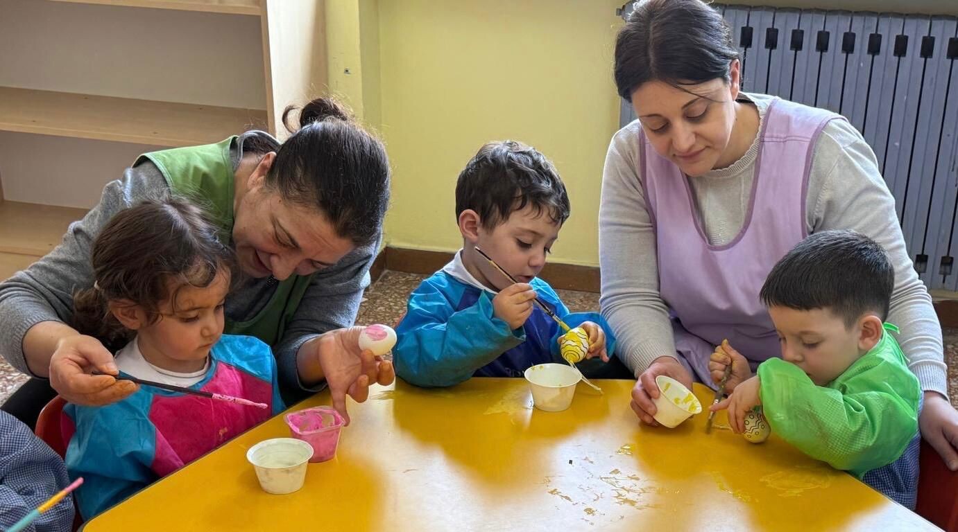 images Bisignano, alla sezione Primavera i bambini scoprono la creatività dell'uovo di Pasqua
