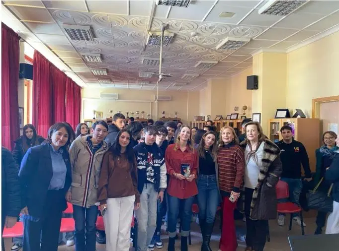 Superare l'anoressia e "Rinascere": il tema al centro di un incontro all'ITT Chimirri di Catanzaro images Superare l'anoressia e "Rinascere": il tema al centro di un incontro all'ITT Chimirri di Catanzaro